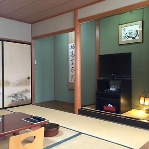 Japanese-Style Superior Family Room